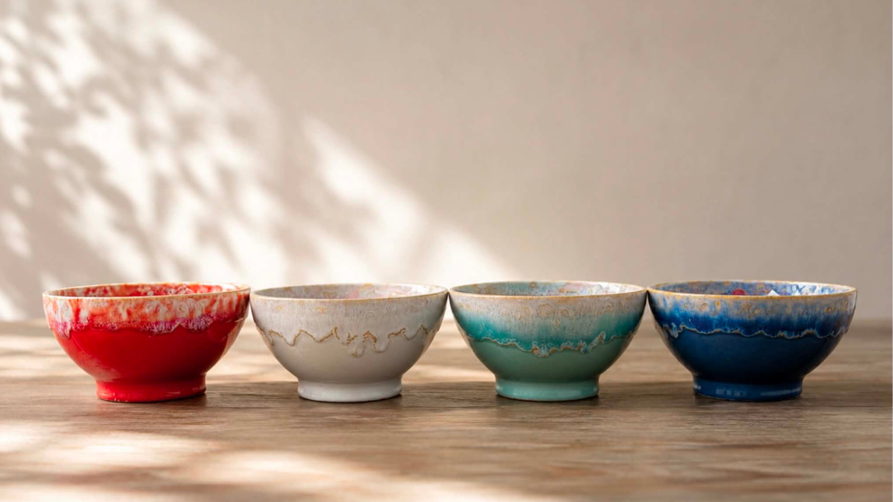 Costa Nova latte bowls i rød, hvid, turkis og blå - alle regnbuens farver