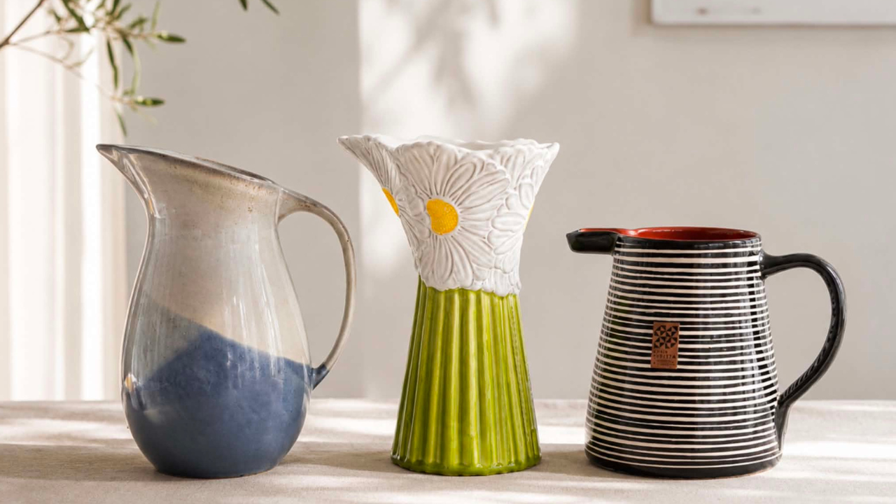 Casa Cubista classic stripe kande i sort, Terrafina Salty Sea kande, Bordallo Pinheiro Daisy kande - se alle de unikke kander hos Kasami her