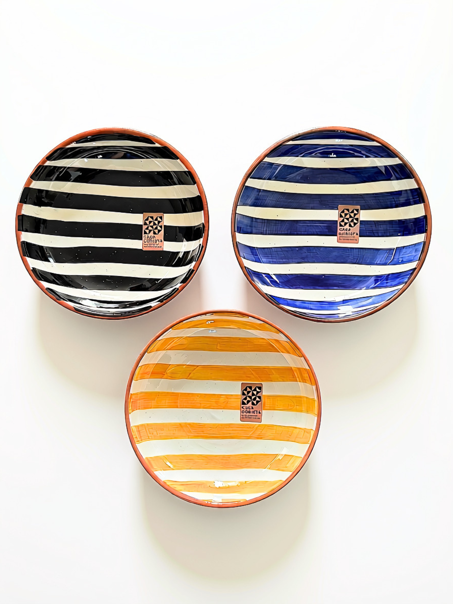 Casa Cubista Bold Stripe små skåle i gul, sort og blå - håndlavet og håndmalet terracotta fra Portugal
