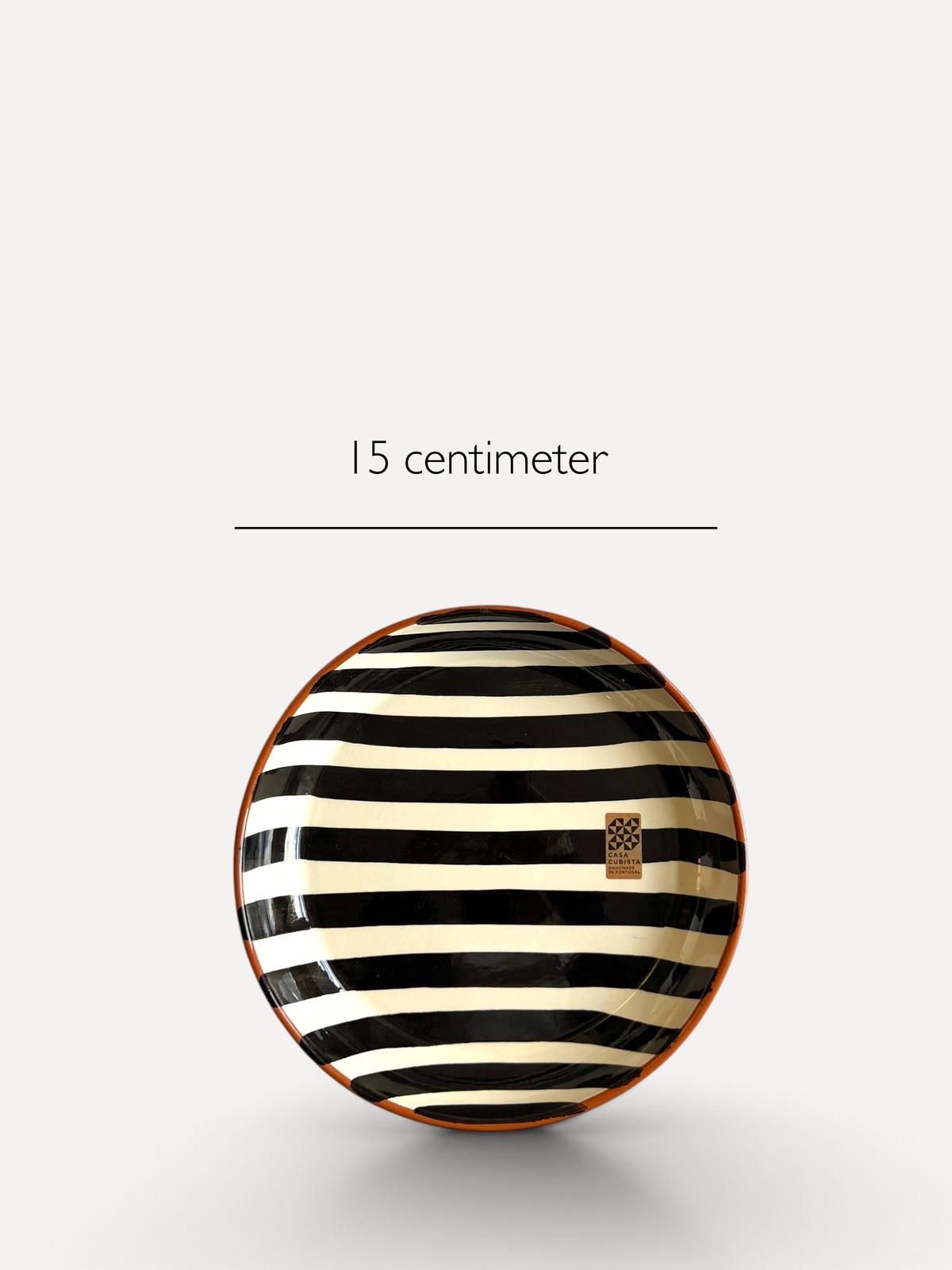 Casa Cubista Bold Stripe lille skål i terracotta med hvide og sorte striber og mål - håndlavet i Portugal