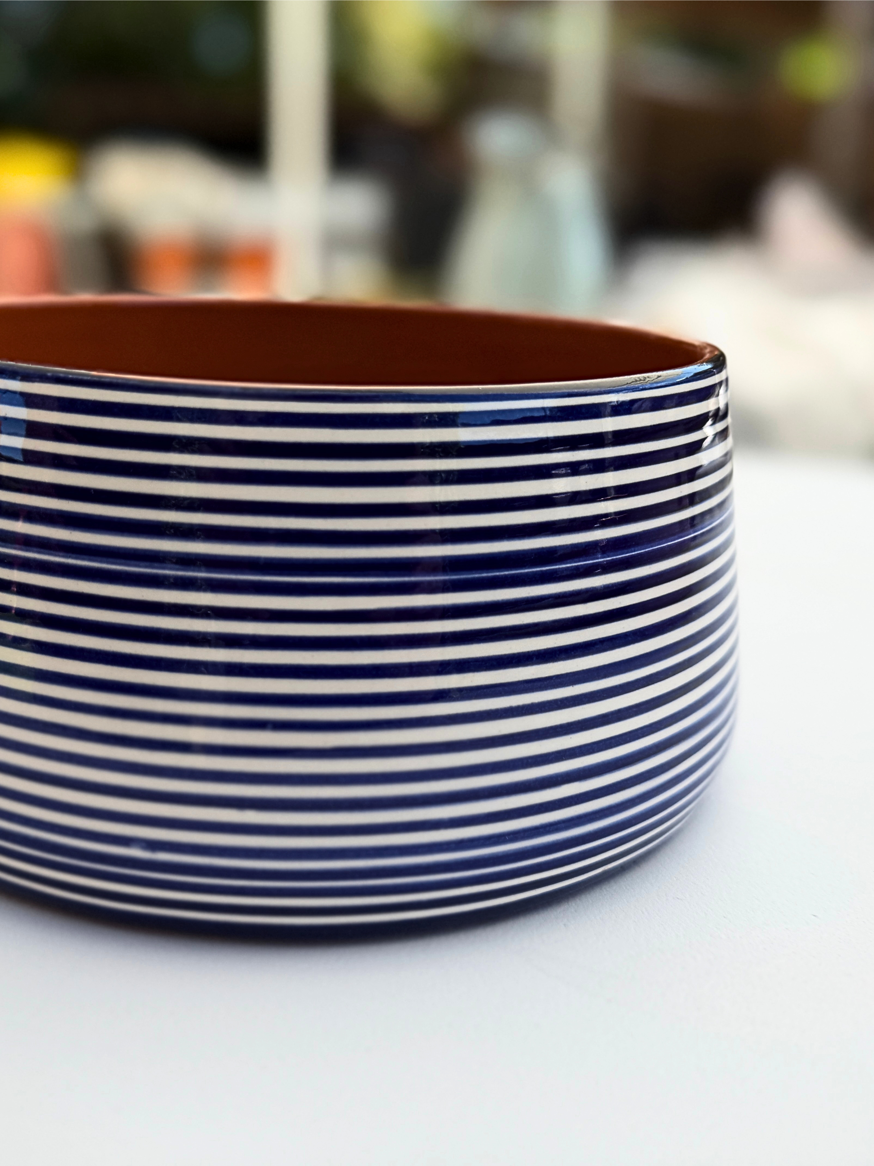 Casa Cubista Classic Stripe Tapered skål i blå og hvid terracotta - håndlavet keramik fra Portugal