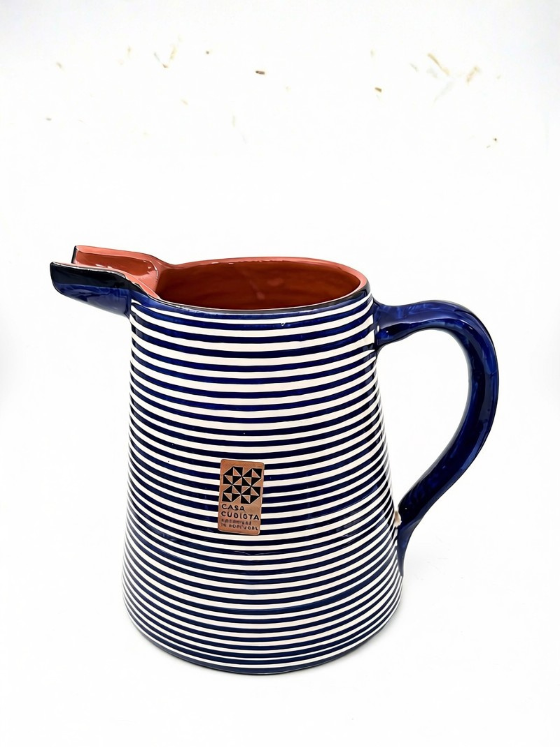 Casa Cubista Classic Stripe blåstribet kande i terracotta - håndlavet keramik fra Portugal