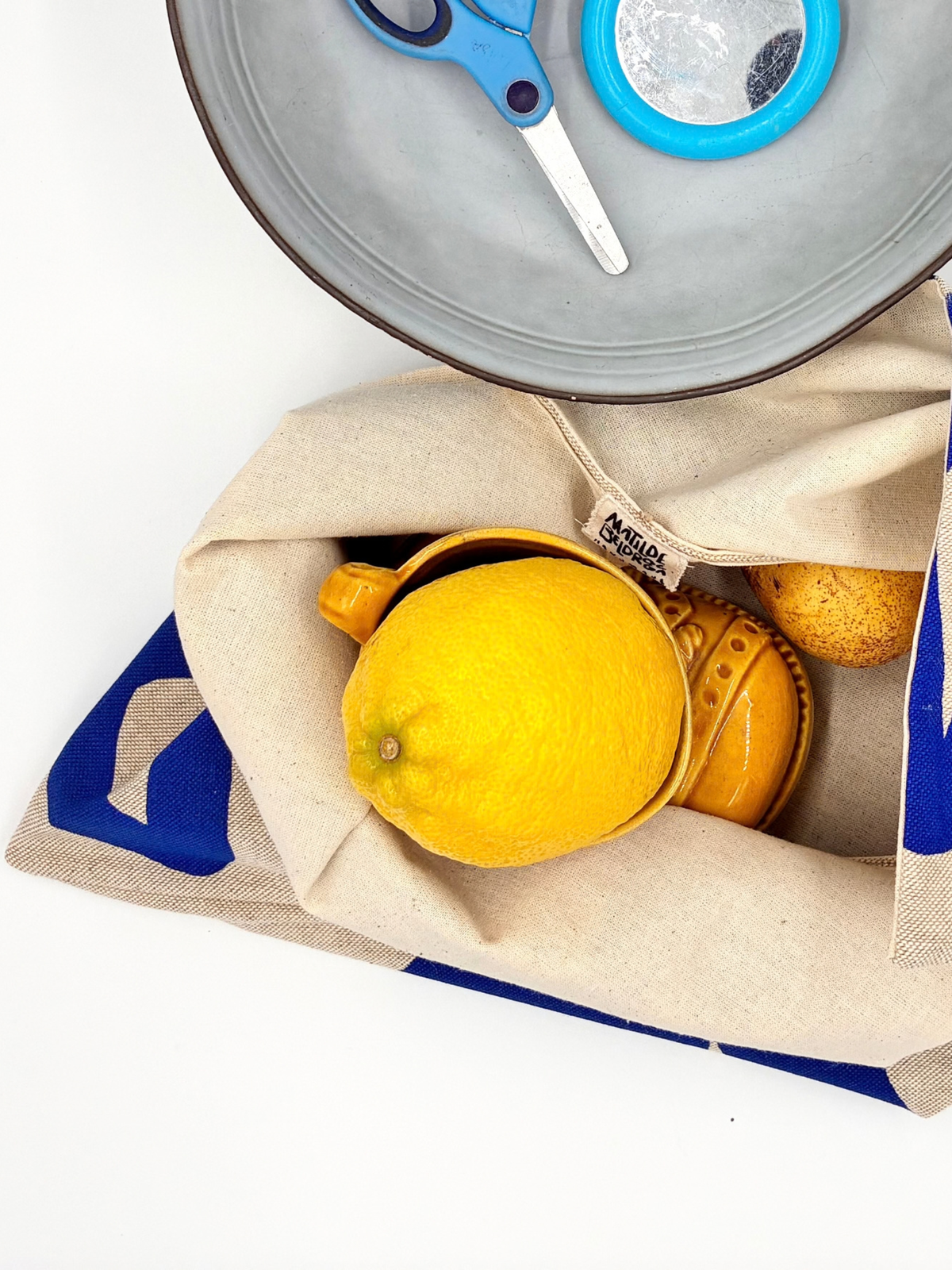 Matilde Beldroega bento bag i blå med avocadomønster med frugt - håndlavet og håndtrykt i Portugal