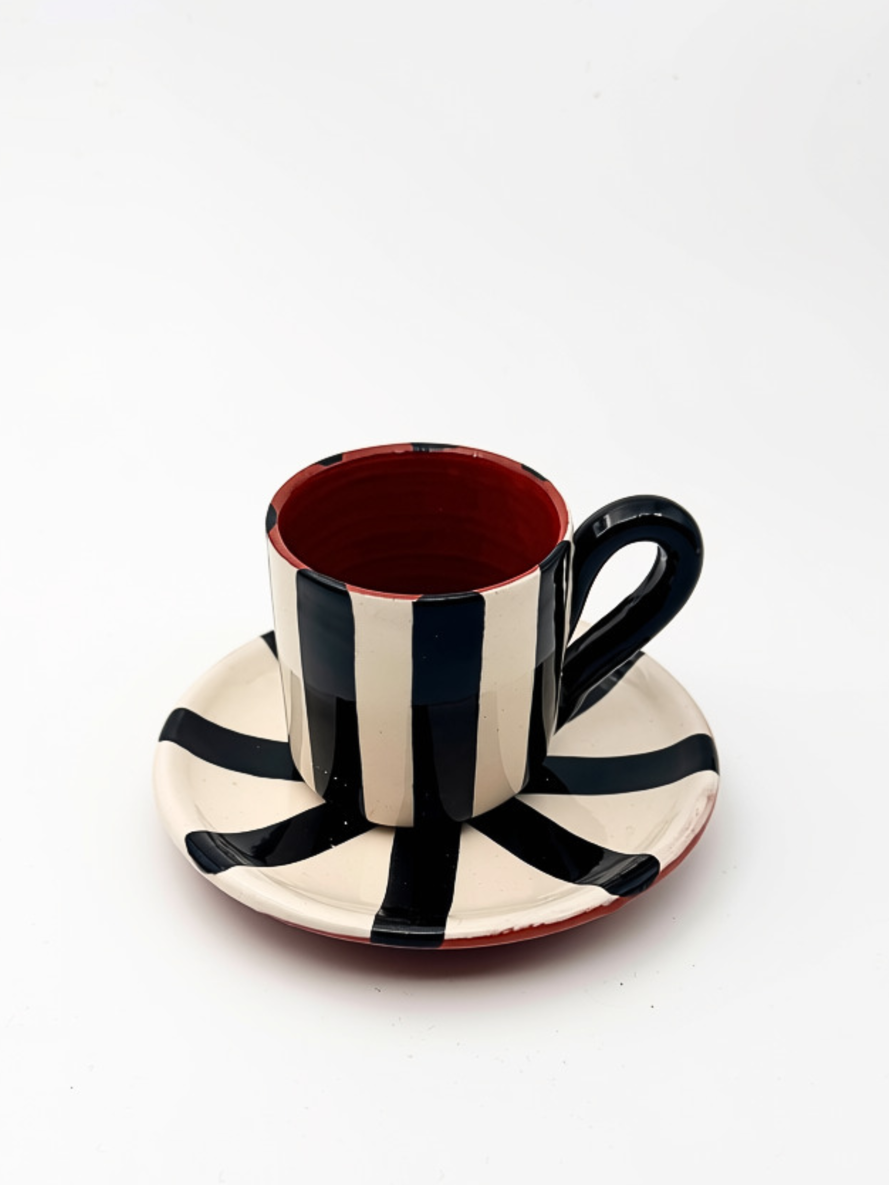Casa Cubista vertical stripe espresso kop i sort - håndlavet keramik fra Portugal