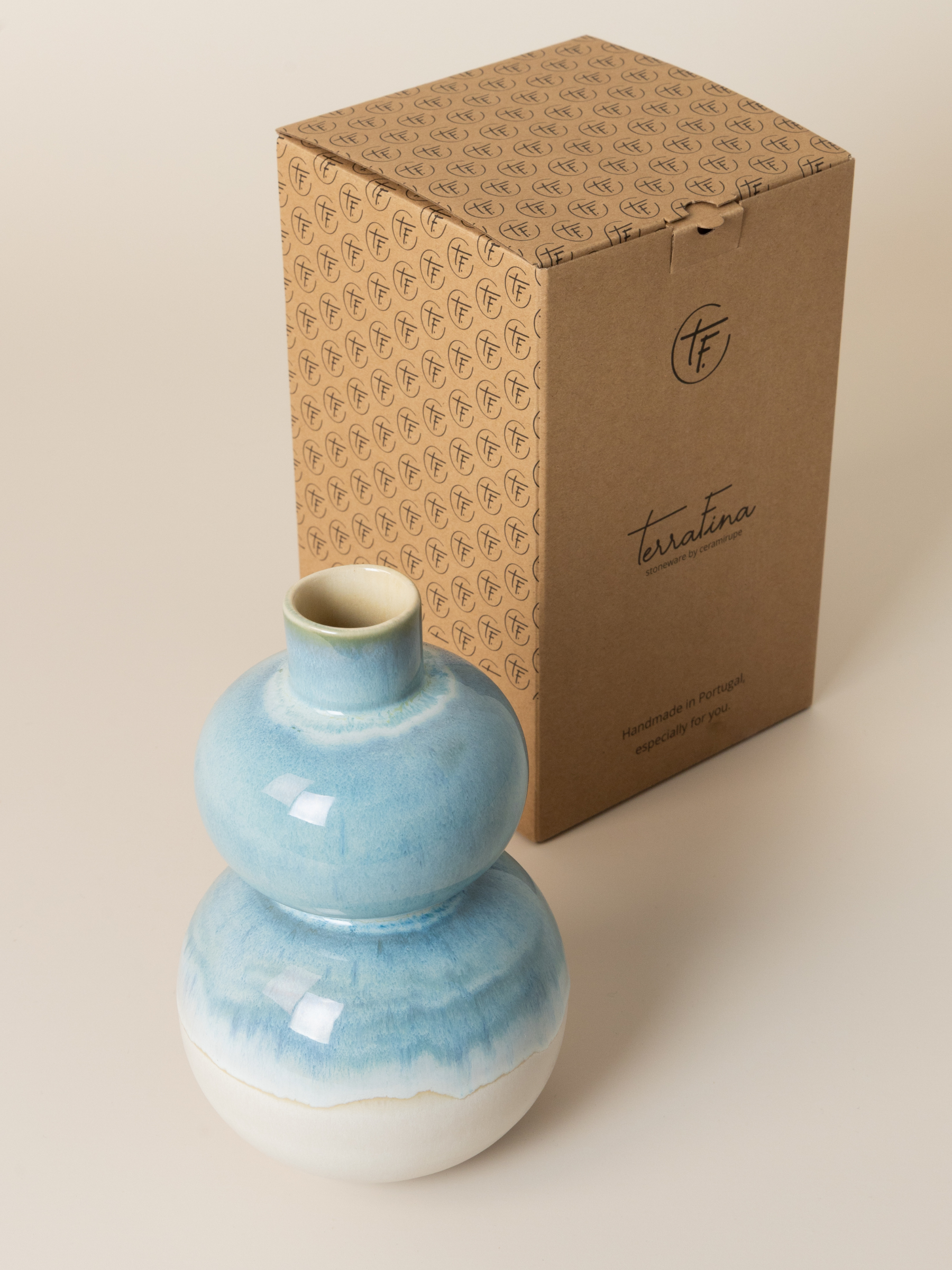 Harmonia vase fra Terrafina i blå og hvid med gaveæske - håndlavet porcelænsstentøj fra Portugal