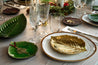 Casa Alegre hvid rustic blend middagstallerken under guld riviera hortensiatallerken på julebord