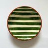 Grøn Casa Cubista Bold Stripe medium skål hvid baggrund